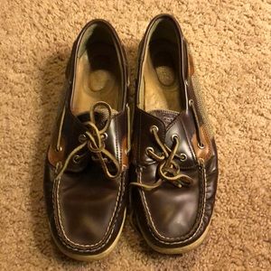 SPerrys size 10